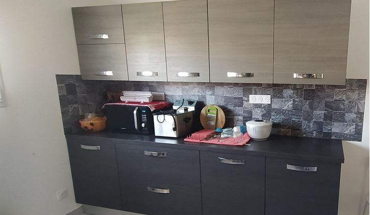 Vliesová fototapeta s laminací kamenná zeď