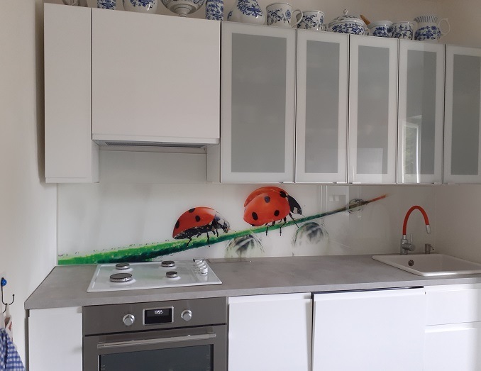 Skleněná zástěna na míru