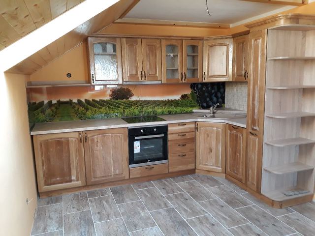 Skleněná  zástěna na zakázku - Vinice